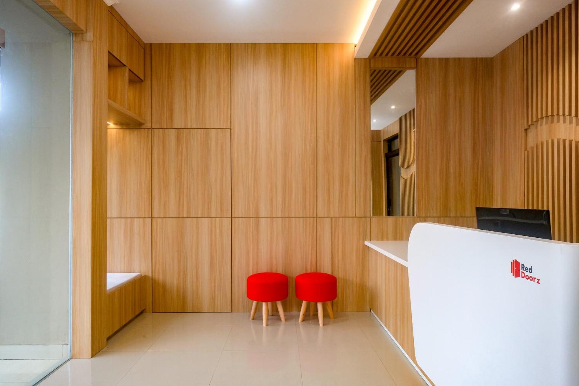 Guest house Reddoorz Syariah Near Jogja City Mall 2